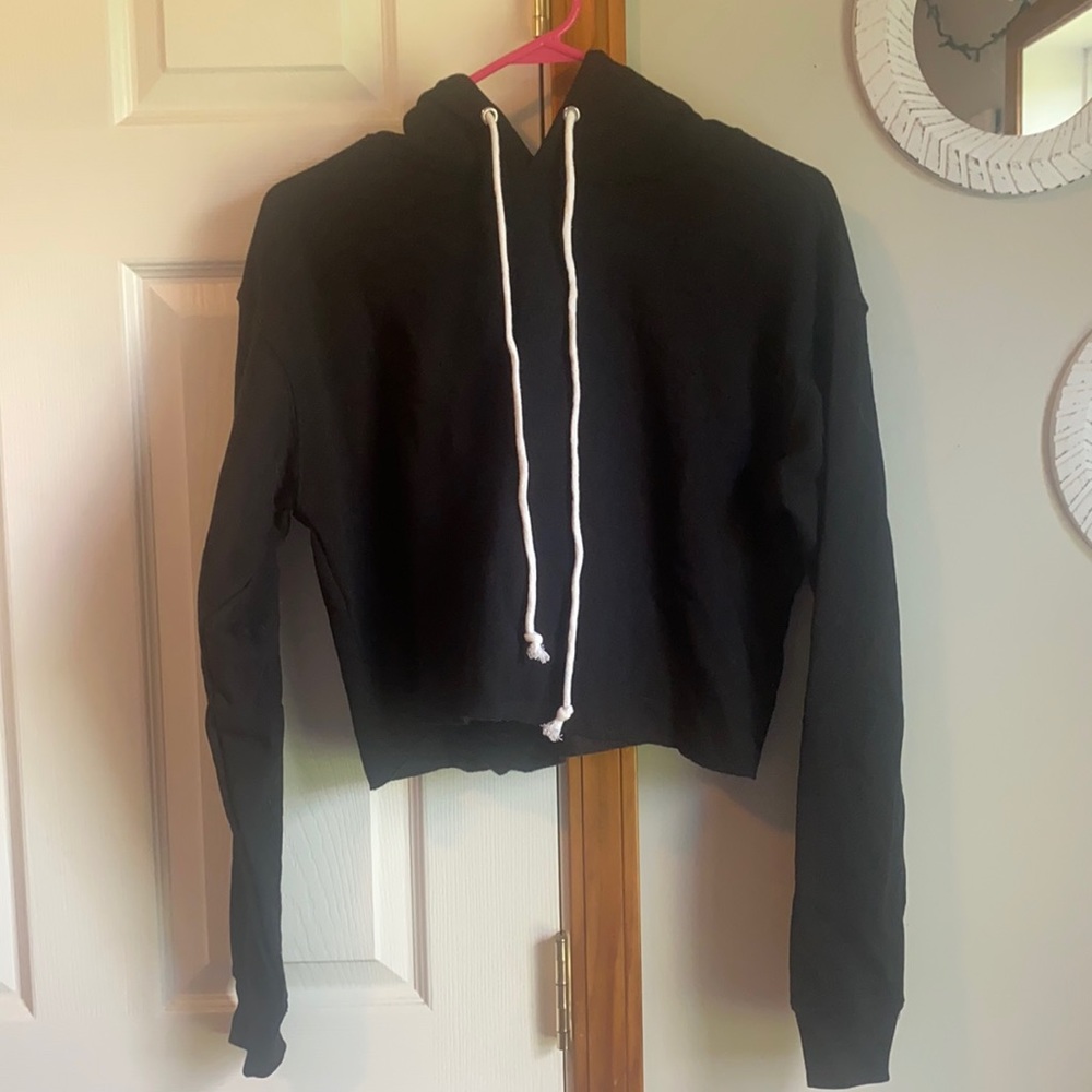 New black cropped hoodie